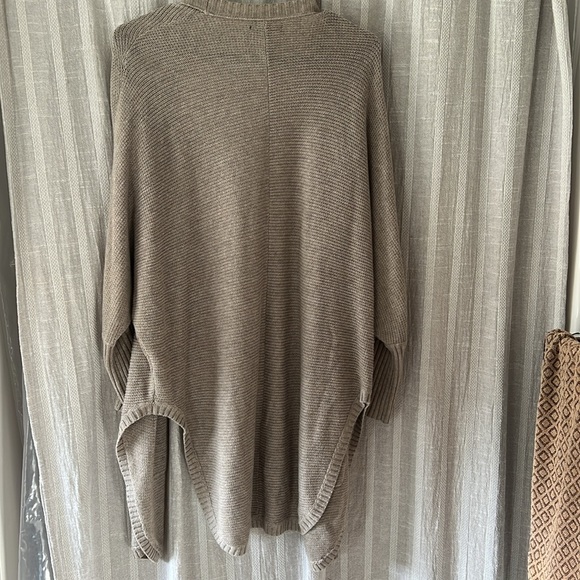 American Eagle Slouchy Cardigan - Picture 6 of 6